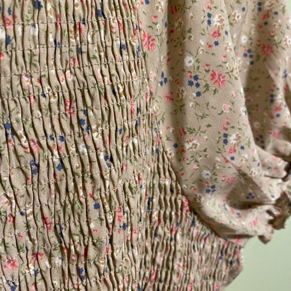 Wild Jasmine front lace puff sleeve top - Picture 4 of 7